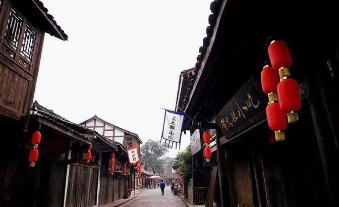 初二实验题 把一条鱼的头和尾鳍按住鱼还会动吗 不然鱼会怎么样-解锁知识星球平台